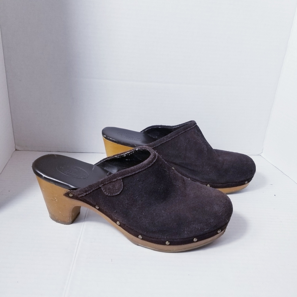 AMERICAN EAGLE STUDDED WOODEN HEELED CLOGS SIZE 9